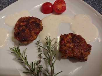 Hühner- oder Putenburger mit Joghurtsauce