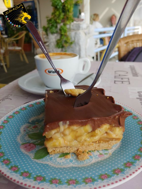 Zurück in Chora Sfakion, ein verdientes Stück Banoffee bei Despina.