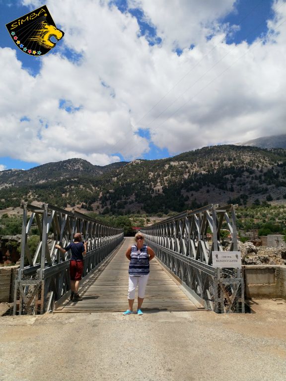 Brücke mit spektakulärem Blick in die Schlucht